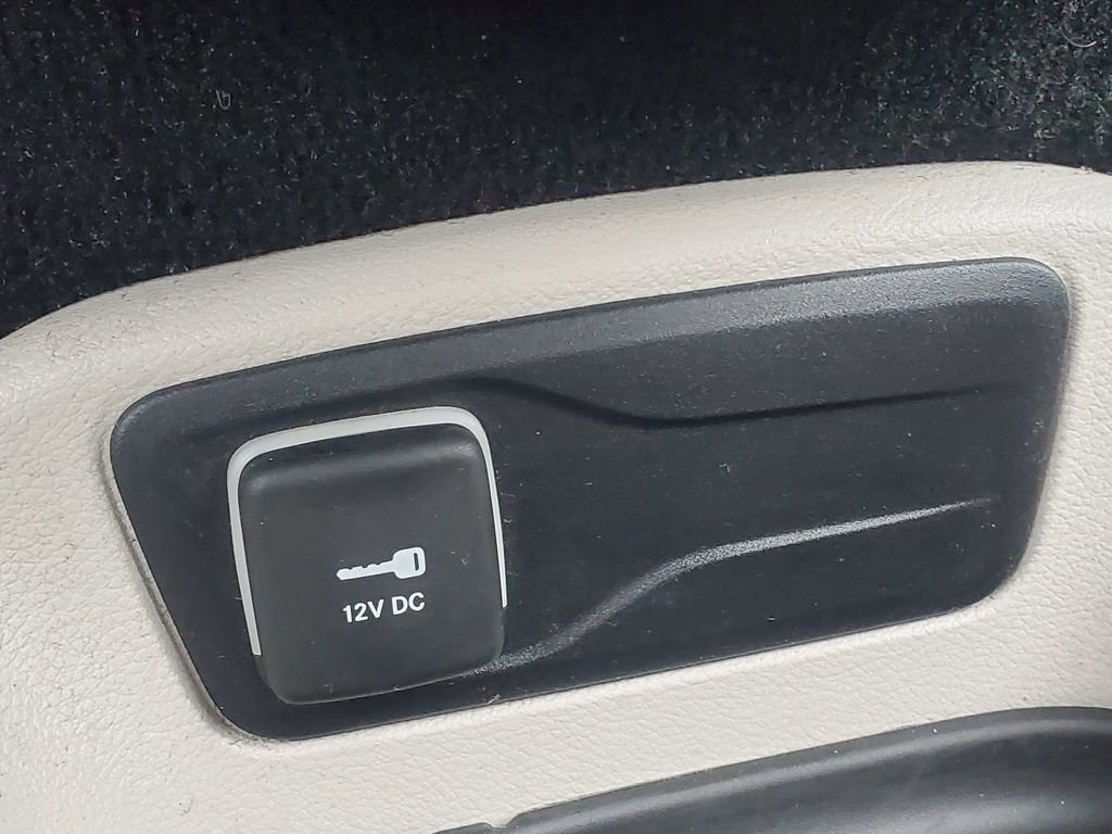 Used 2024 Chrysler Pacifica Touring-L image 30