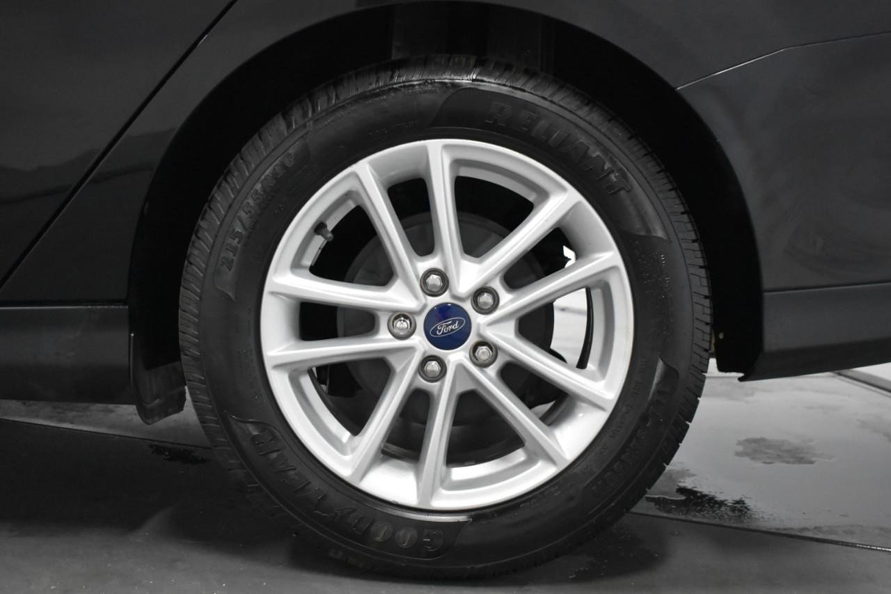 Used 2017 Ford Focus SE image 11