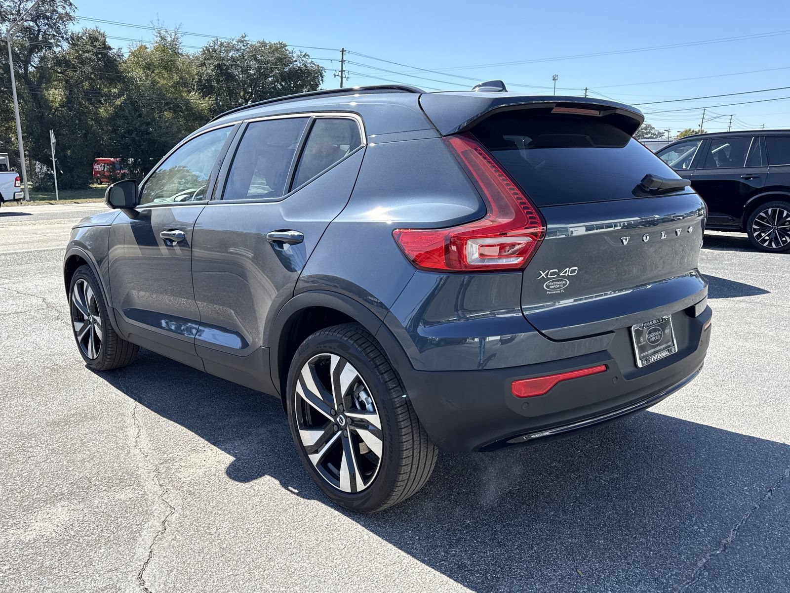 New 2026 Volvo XC40 B5 Ultra w/ Protection Package Premier AWD/4WD image 3