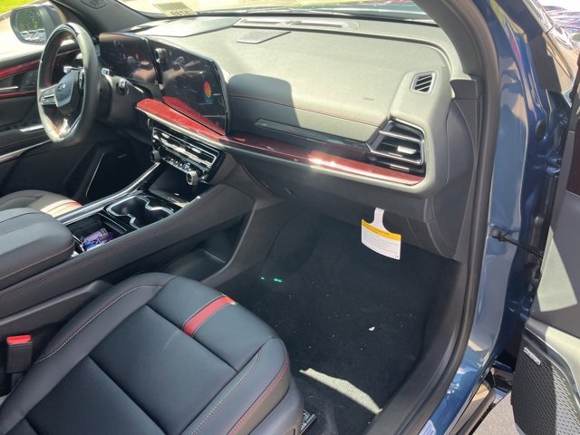 New 2026 Chevrolet Traverse RS w/ LPO, Floor Liner Package image 43