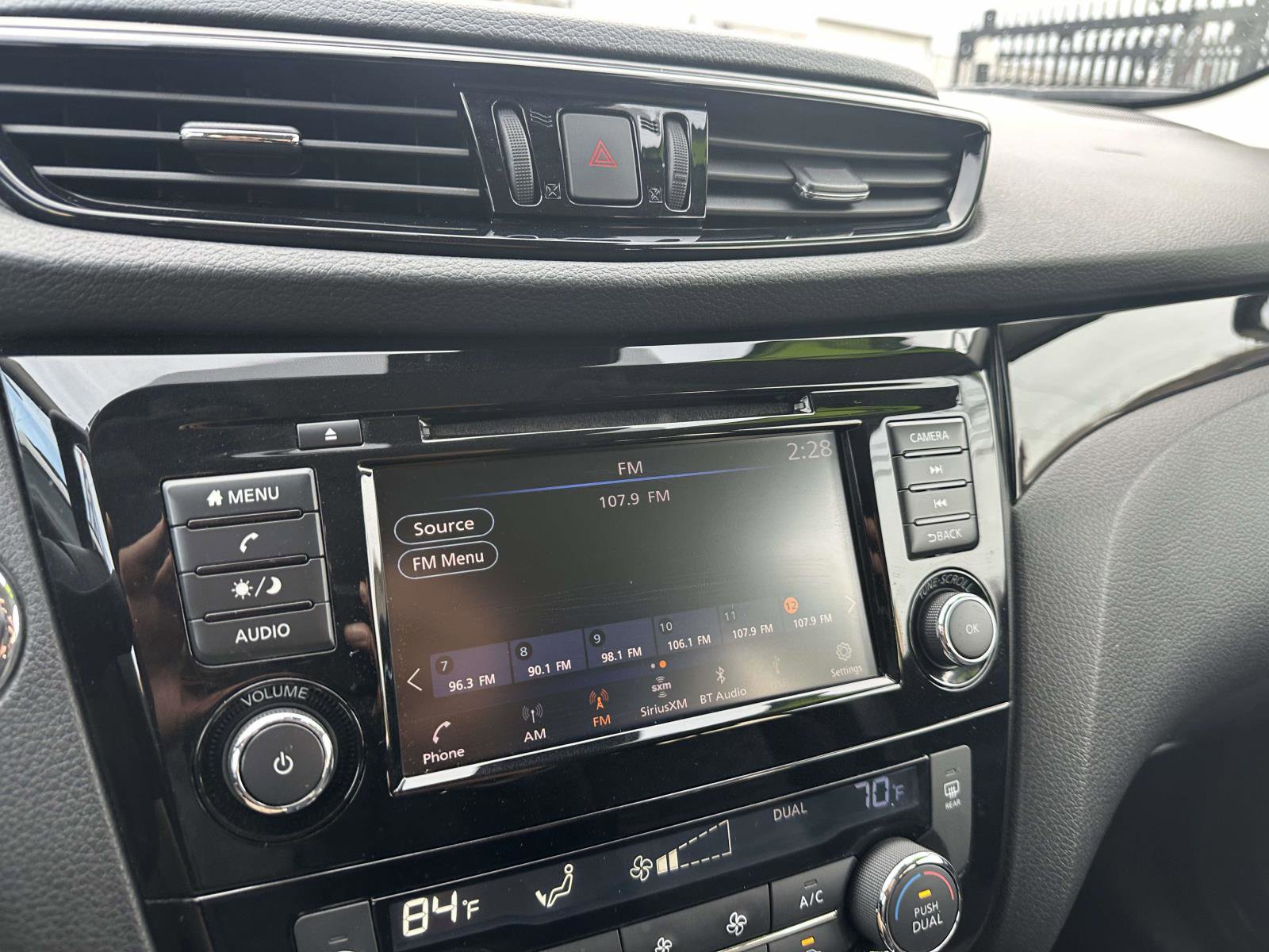 Used 2022 Nissan Rogue Sport SV image 23