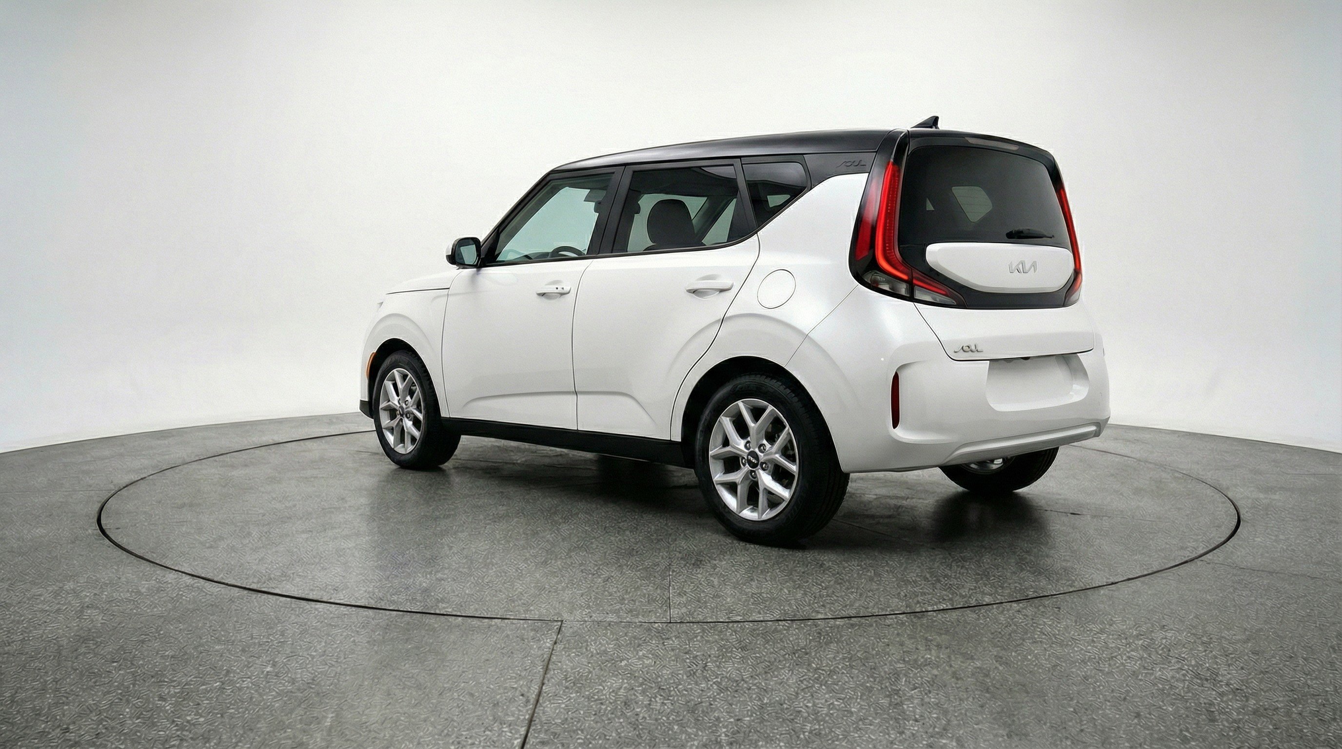 Used 2025 Kia Soul LX w/ LX Technology Package image 6