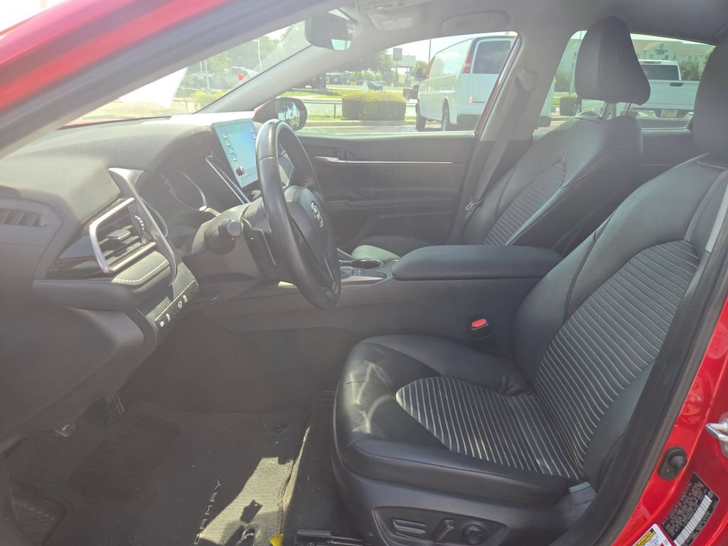 Used 2024 Toyota Camry SE FWD image 4