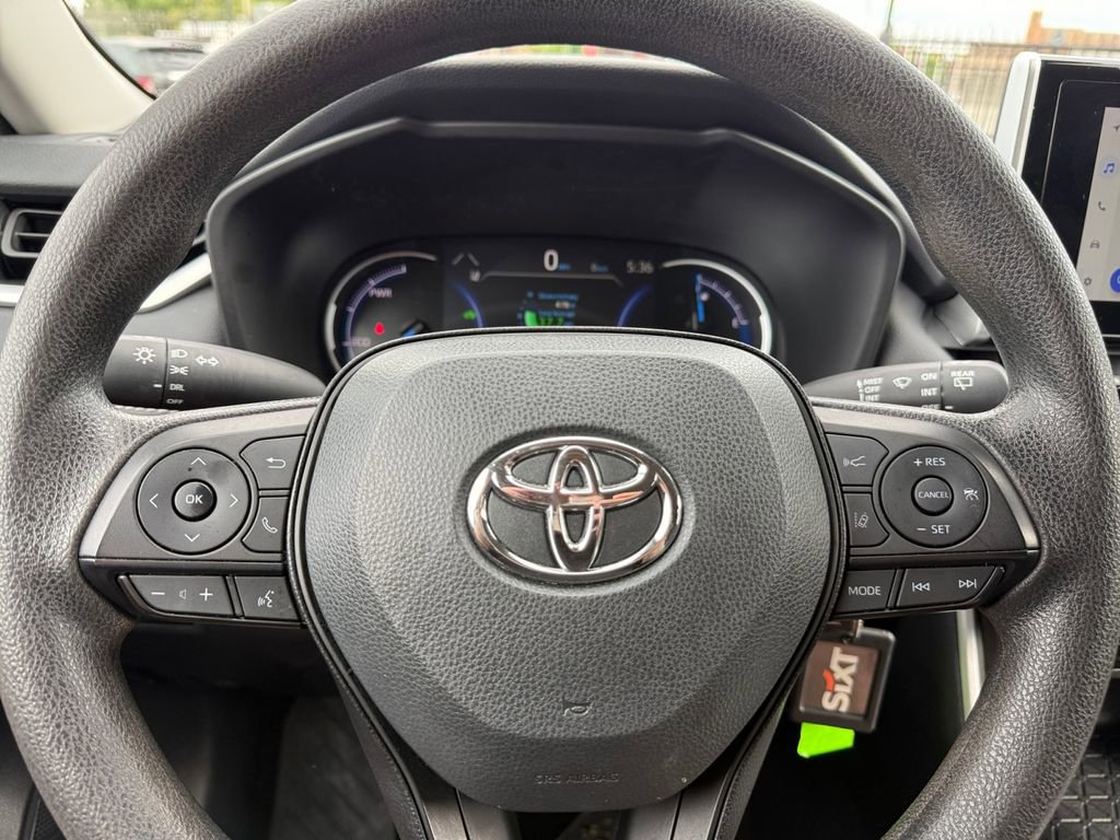 Used 2025 Toyota RAV4 LE AWD/4WD image 32