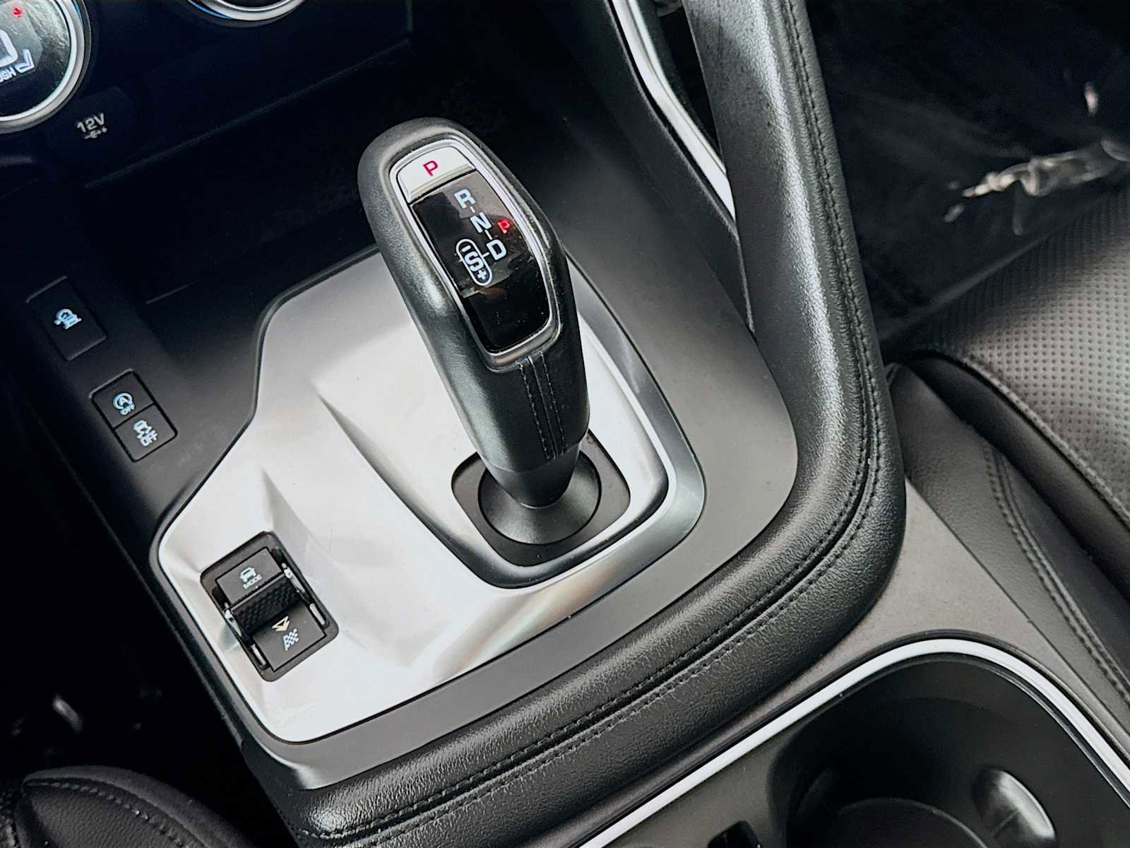 Used 2020 Jaguar E-PACE SE image 18