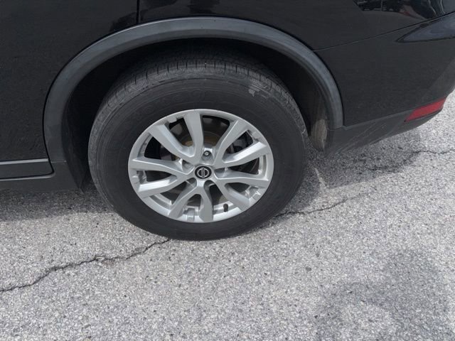 Used 2019 Nissan Rogue S w/ Special Edition Package image 9