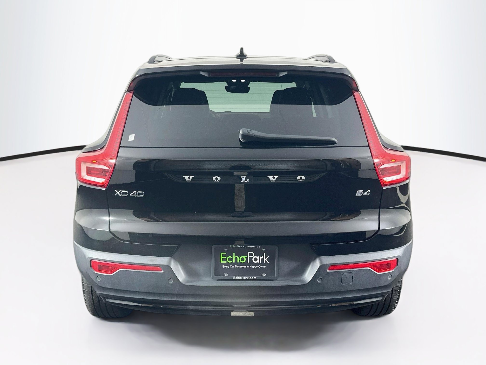 Used 2023 Volvo XC40 B4 Ultimate FWD image 7