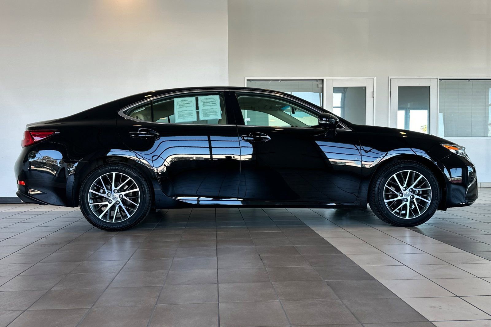 Used 2016 Lexus ES 350 image 3