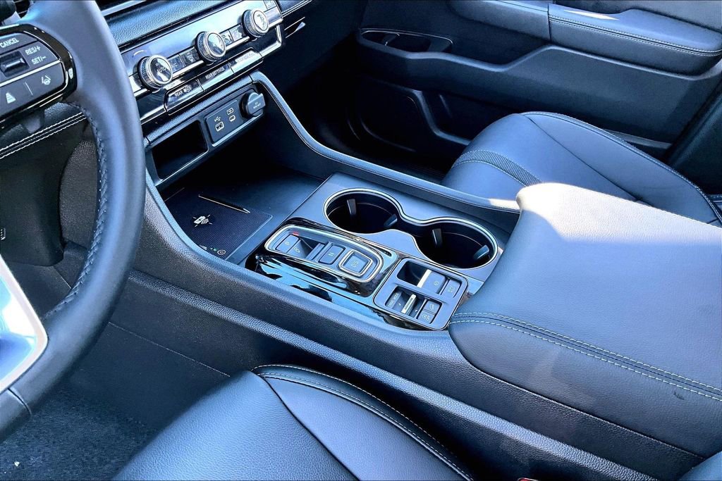 Used 2024 Honda Pilot Touring image 15