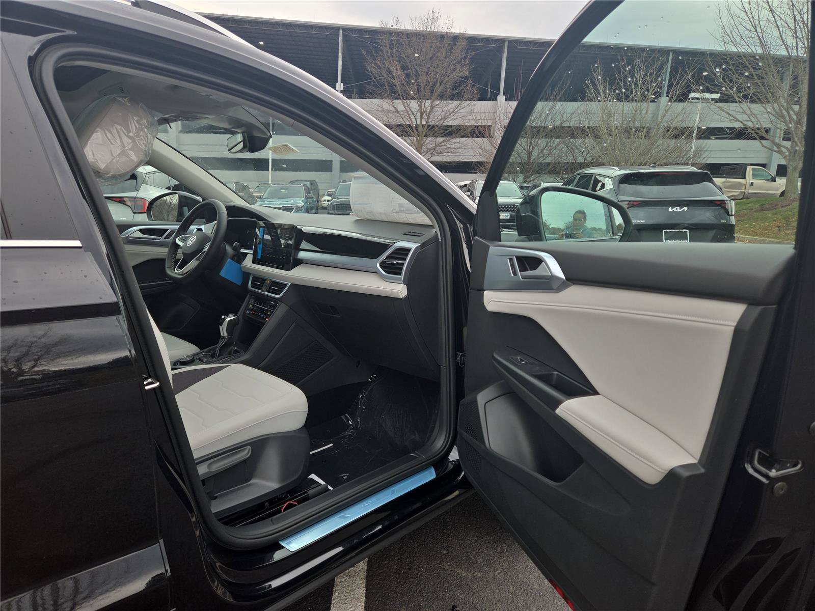 New 2026 Volkswagen Taos SE AWD/4WD image 26