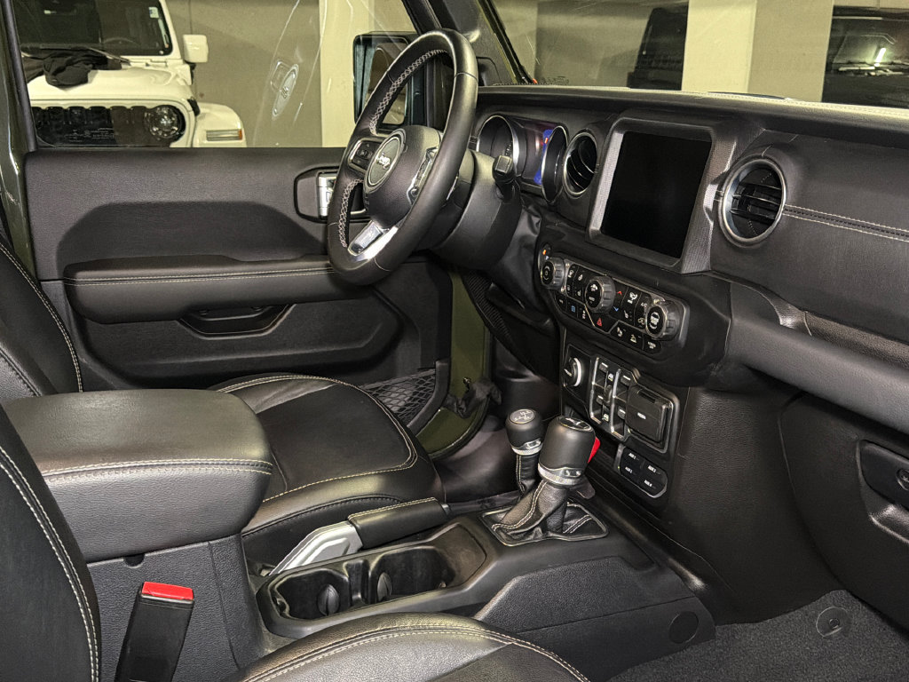 Used 2023 Jeep Wrangler Unlimited Sahara w/ Cold Weather Group AWD/4WD image 12