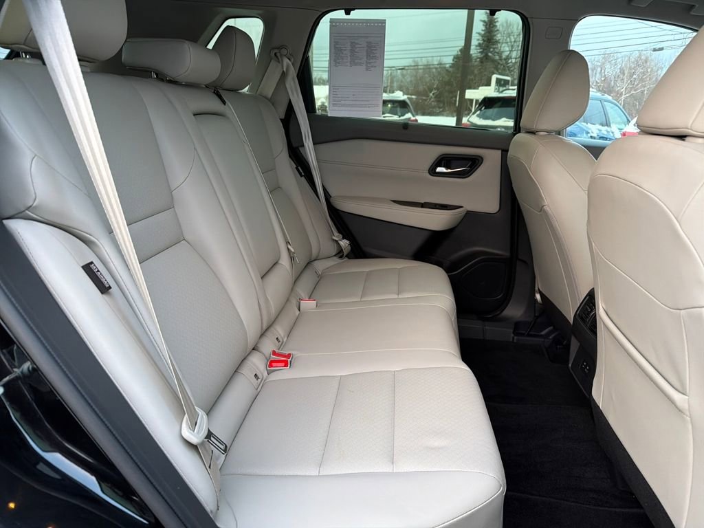 Used 2023 Nissan Rogue SV w/ SV Premium B Package image 35