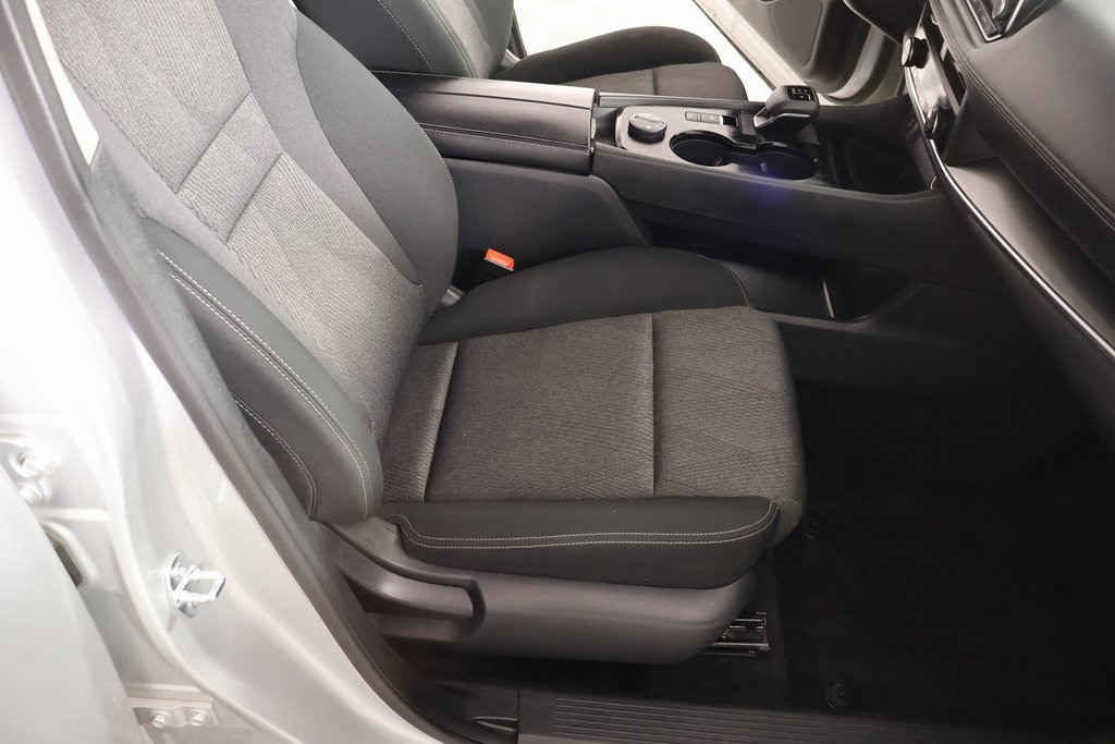 Used 2024 Nissan Rogue SV image 12