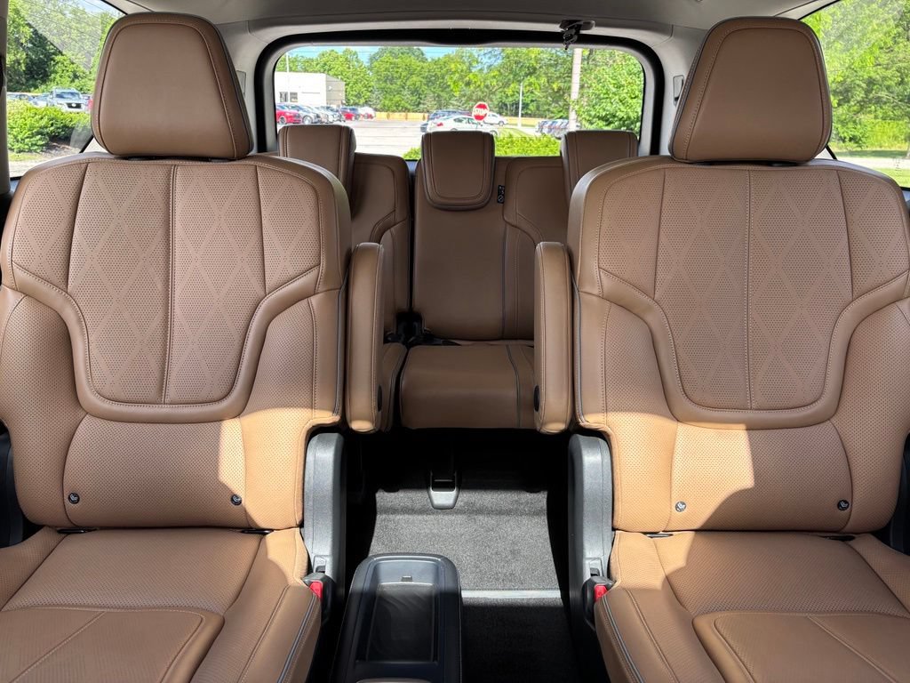 Used 2025 INFINITI QX80 Sensory AWD/4WD image 28