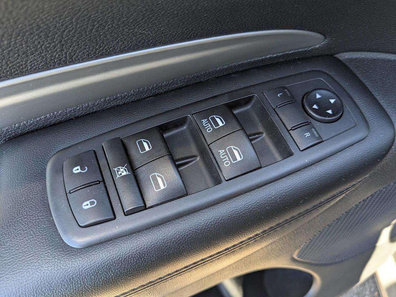 Used 2020 Dodge Durango SXT image 21