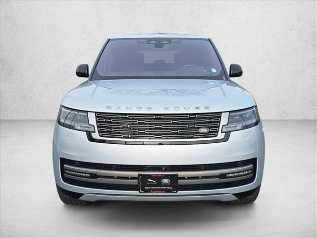 Used 2023 Land Rover Range Rover SE image 2