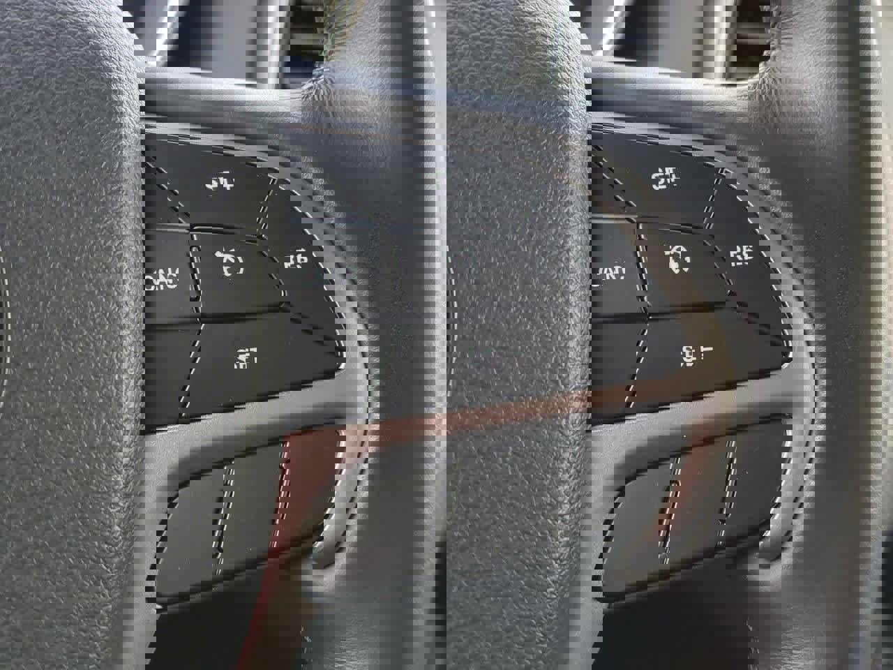 Used 2020 Jeep Grand Cherokee Laredo w/ Security & Convenience Group image 24