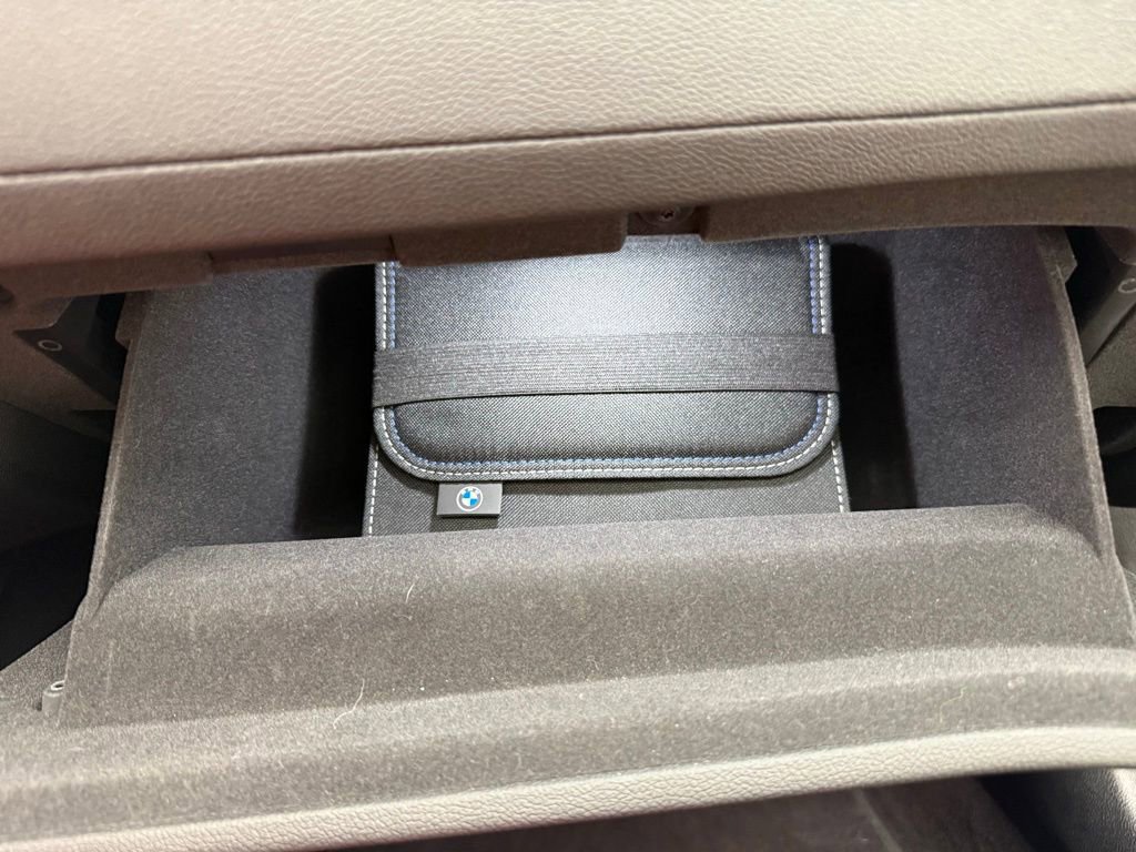 Used 2022 BMW Z4 M40i w/ Premium Package image 30