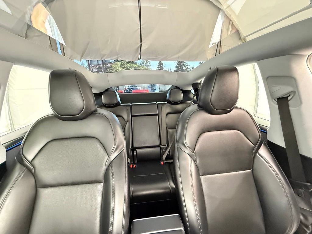 Used 2026 Tesla Model Y AWD image 34