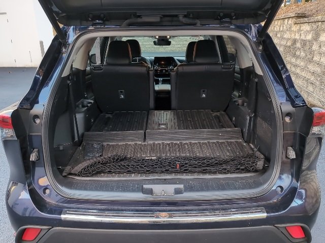 Used 2023 Toyota Highlander XLE image 28