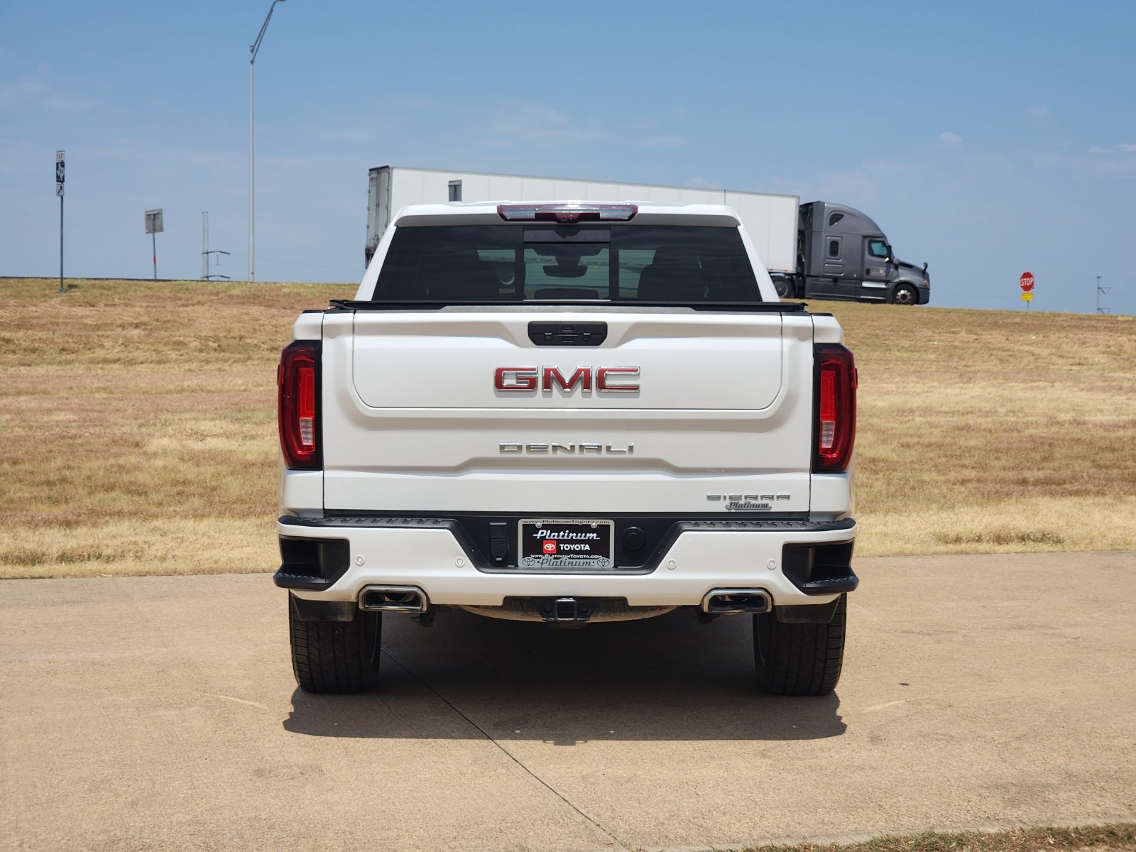 Used 2021 GMC Sierra 1500 Denali w/ Denali Ultimate Package AWD/4WD image 8