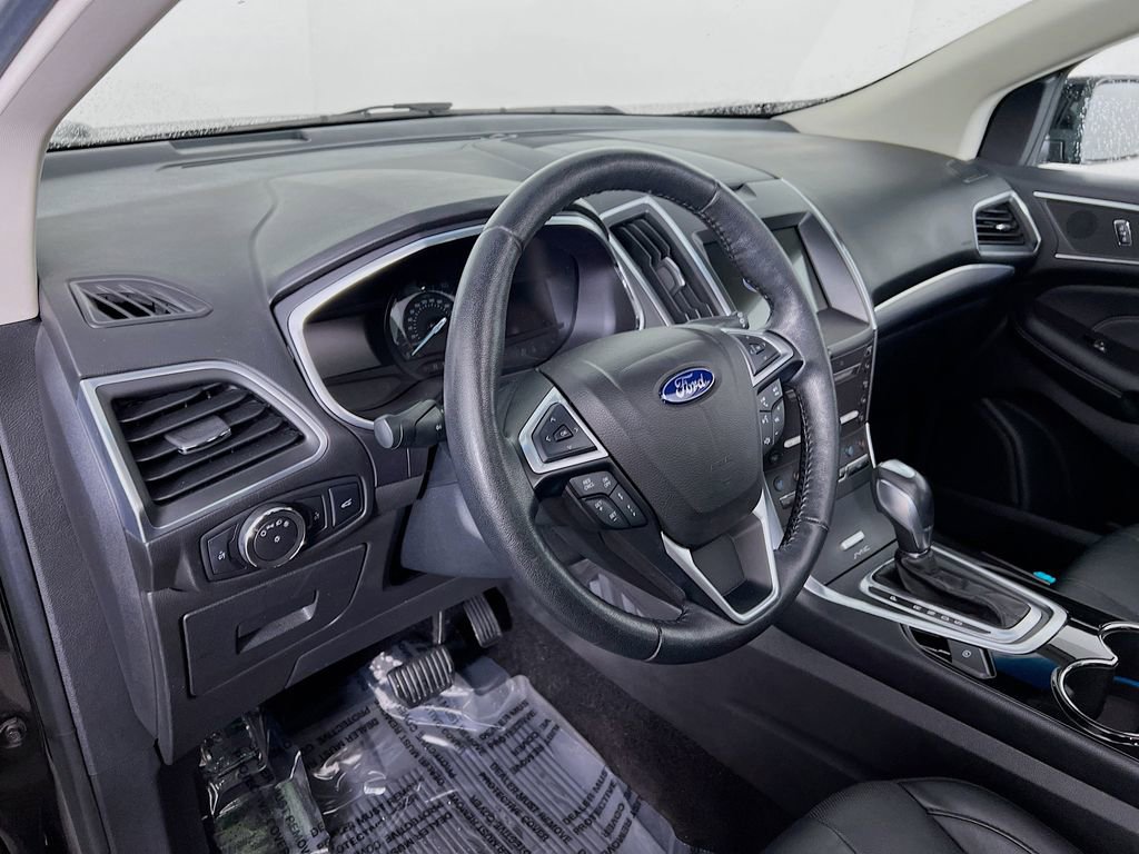 Used 2017 Ford Edge Titanium w/ Equipment Group 301A image 8