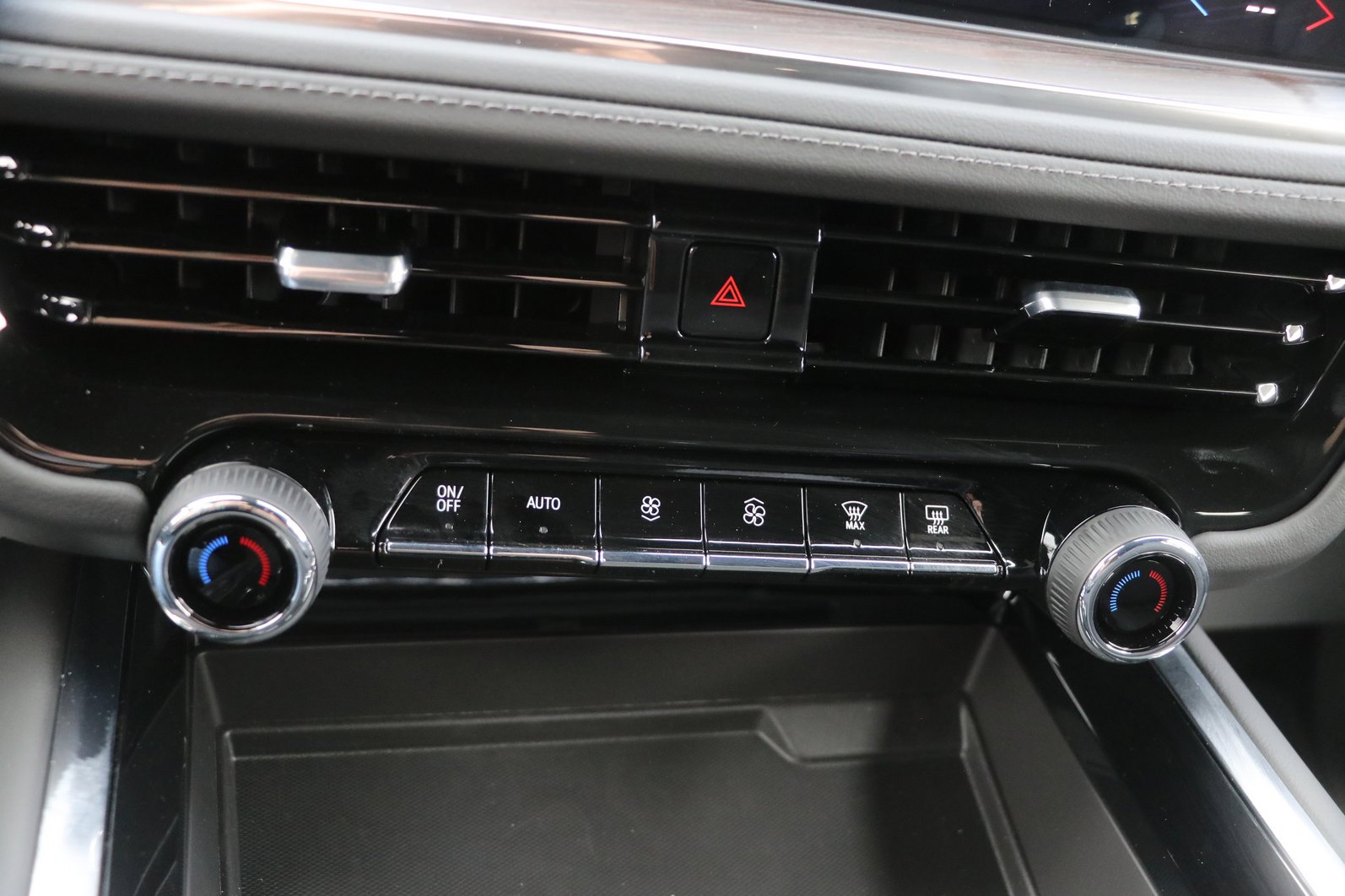 New 2026 Chevrolet Suburban LS image 21