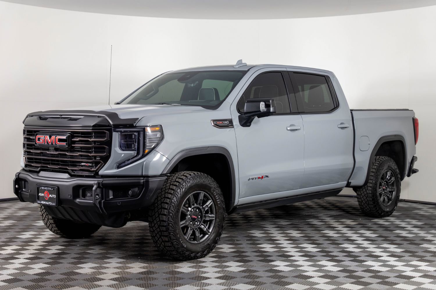 Used 2025 GMC Sierra 1500 AT4X AWD/4WD image 1