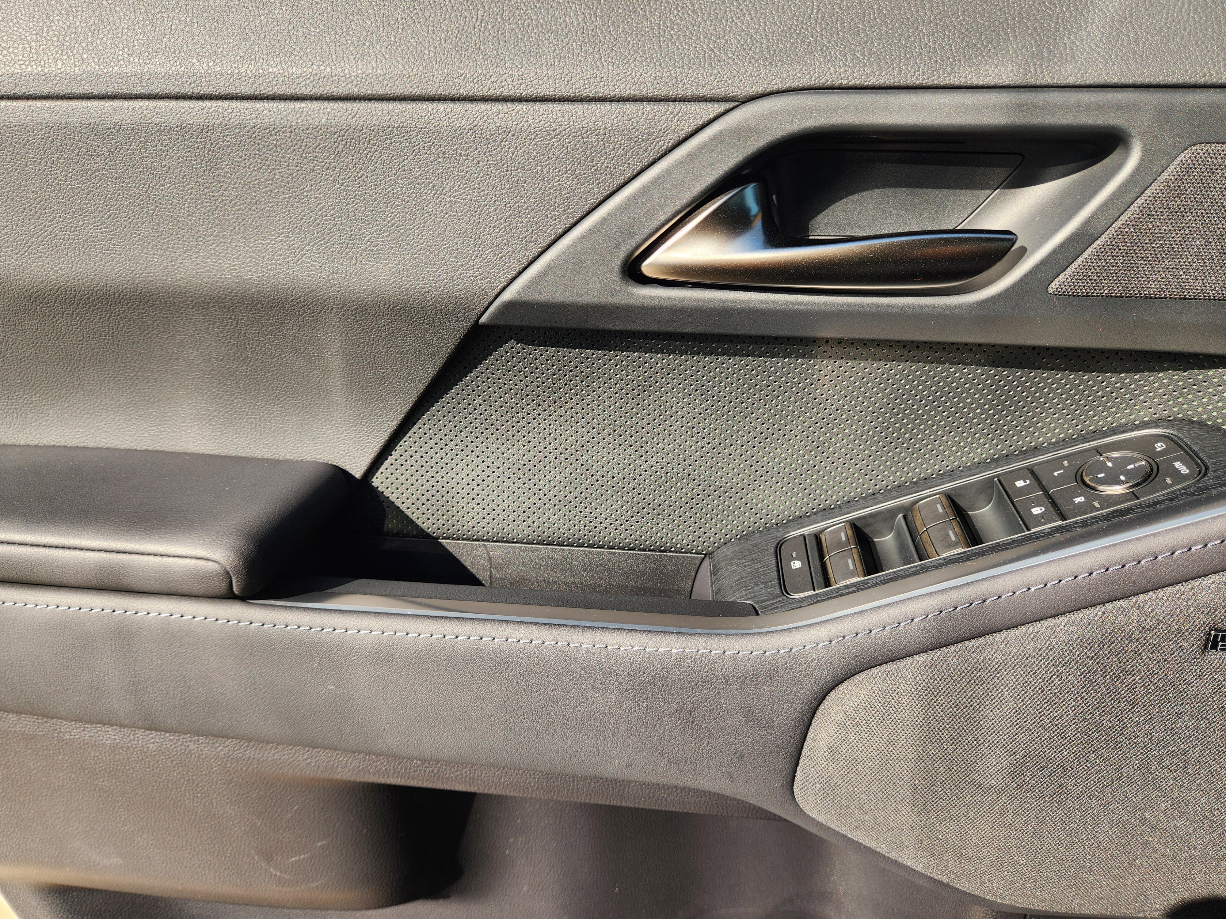 Used 2025 Lexus GX 550 image 28