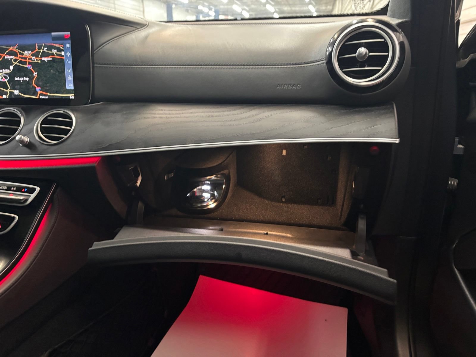 Used 2017 Mercedes-Benz E 300 4MATIC image 30
