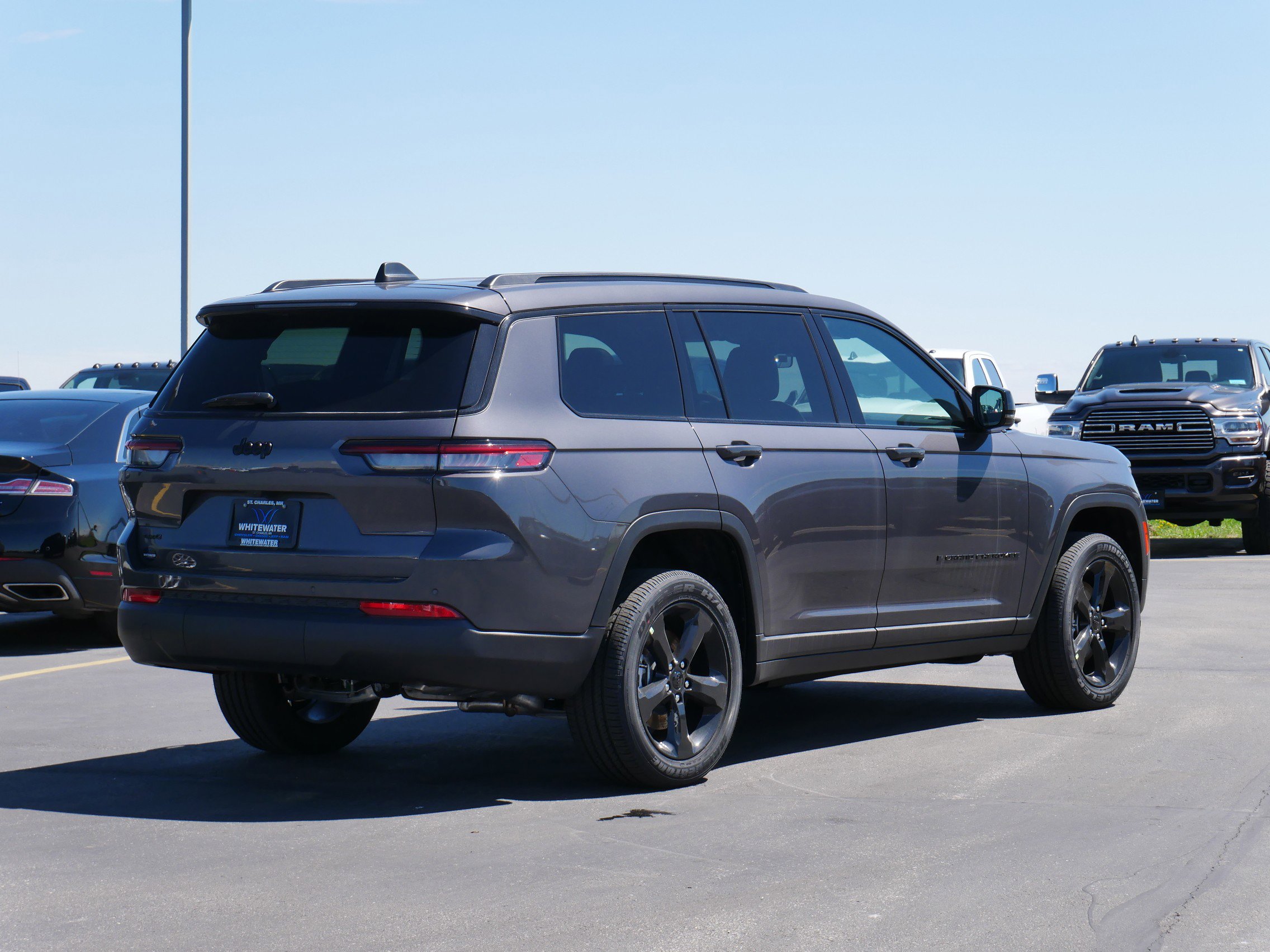 New 2025 Jeep Grand Cherokee L Altitude image 2
