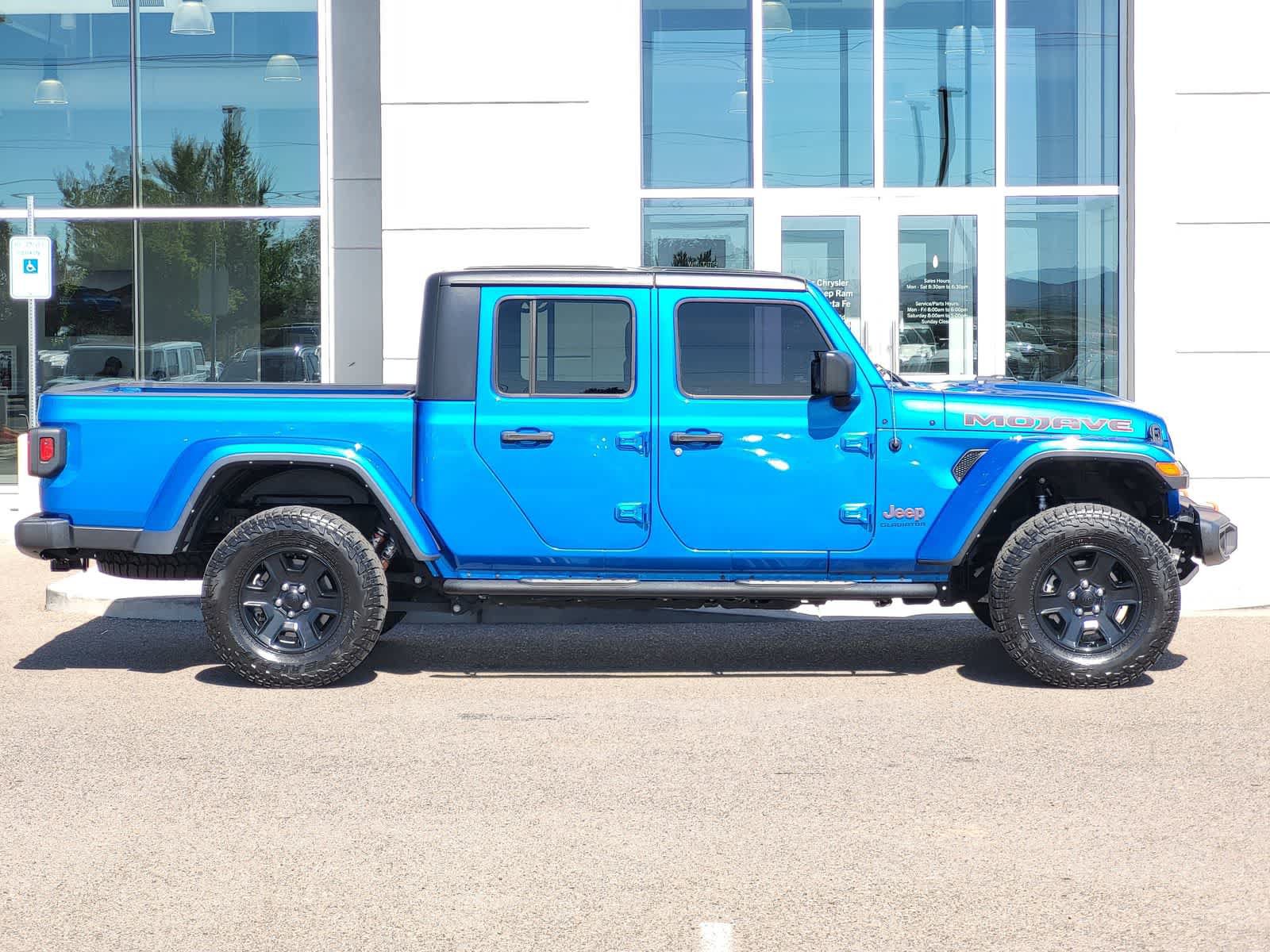 Used 2022 Jeep Gladiator Mojave w/ Trailer Tow Package AWD/4WD video 4