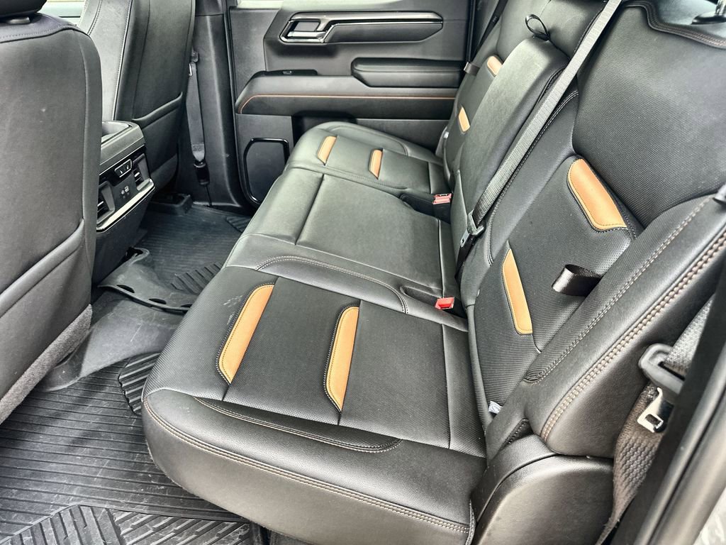 Used 2025 GMC Sierra 1500 AT4 w/ AT4 Premium Package AWD/4WD image 16