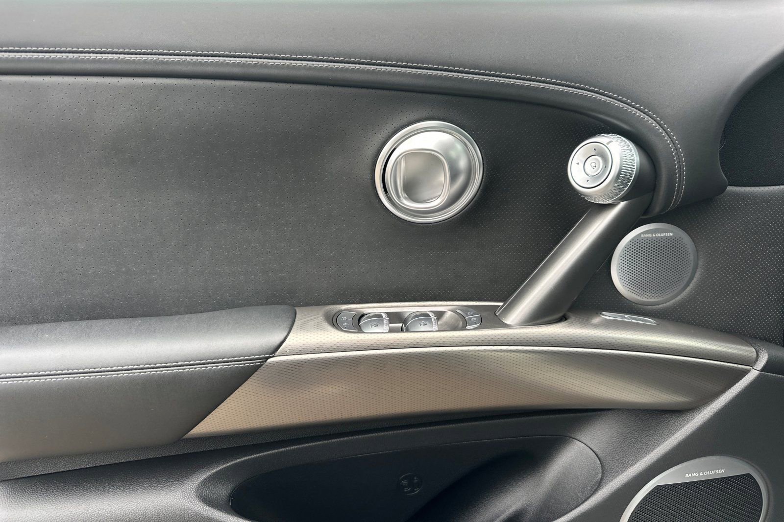 Used 2023 Genesis GV60 Advanced image 14