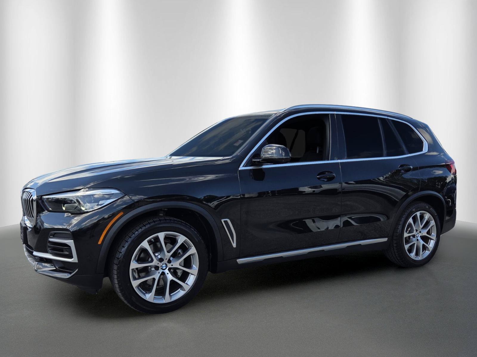 Used 2023 BMW X5 xDrive40i w/ Premium Package AWD/4WD image 3