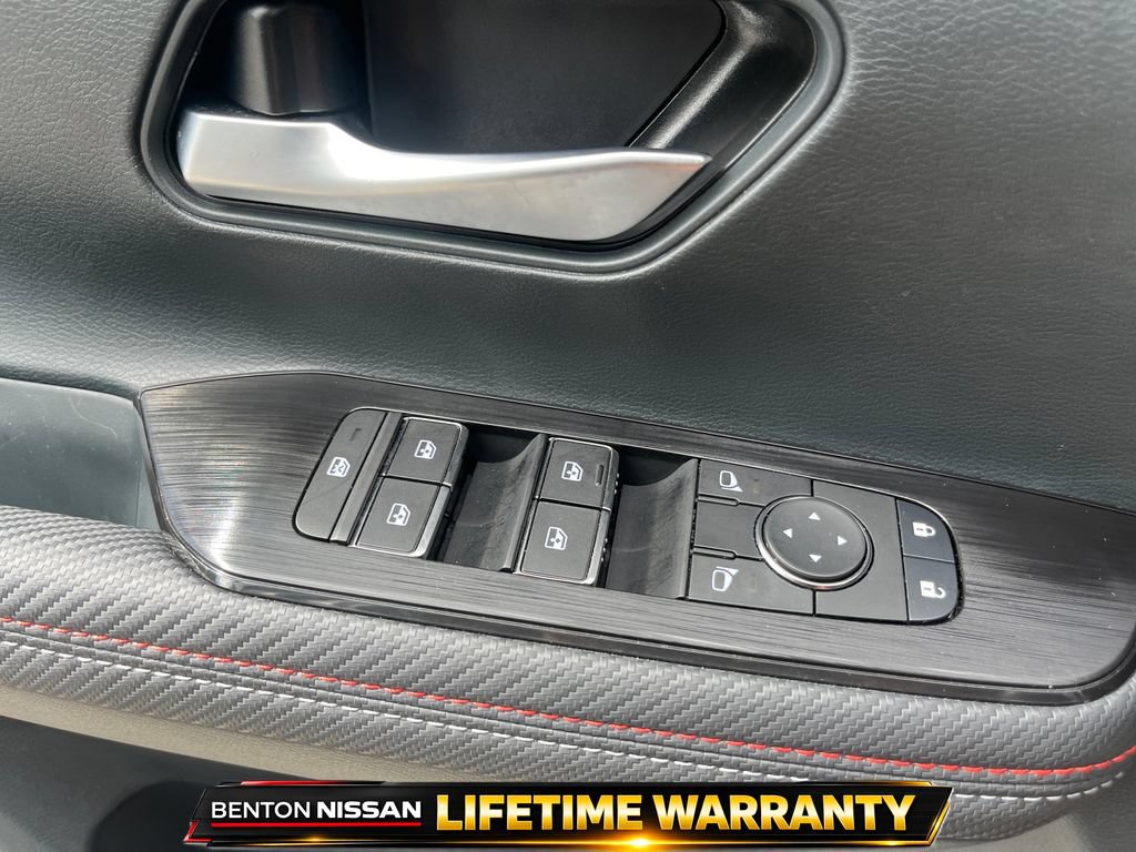 Used 2026 Nissan Kicks SR FWD image 13