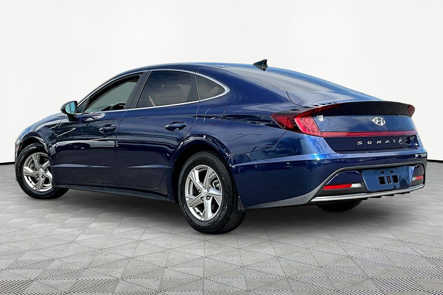 Used 2021 Hyundai Sonata SE FWD image 4