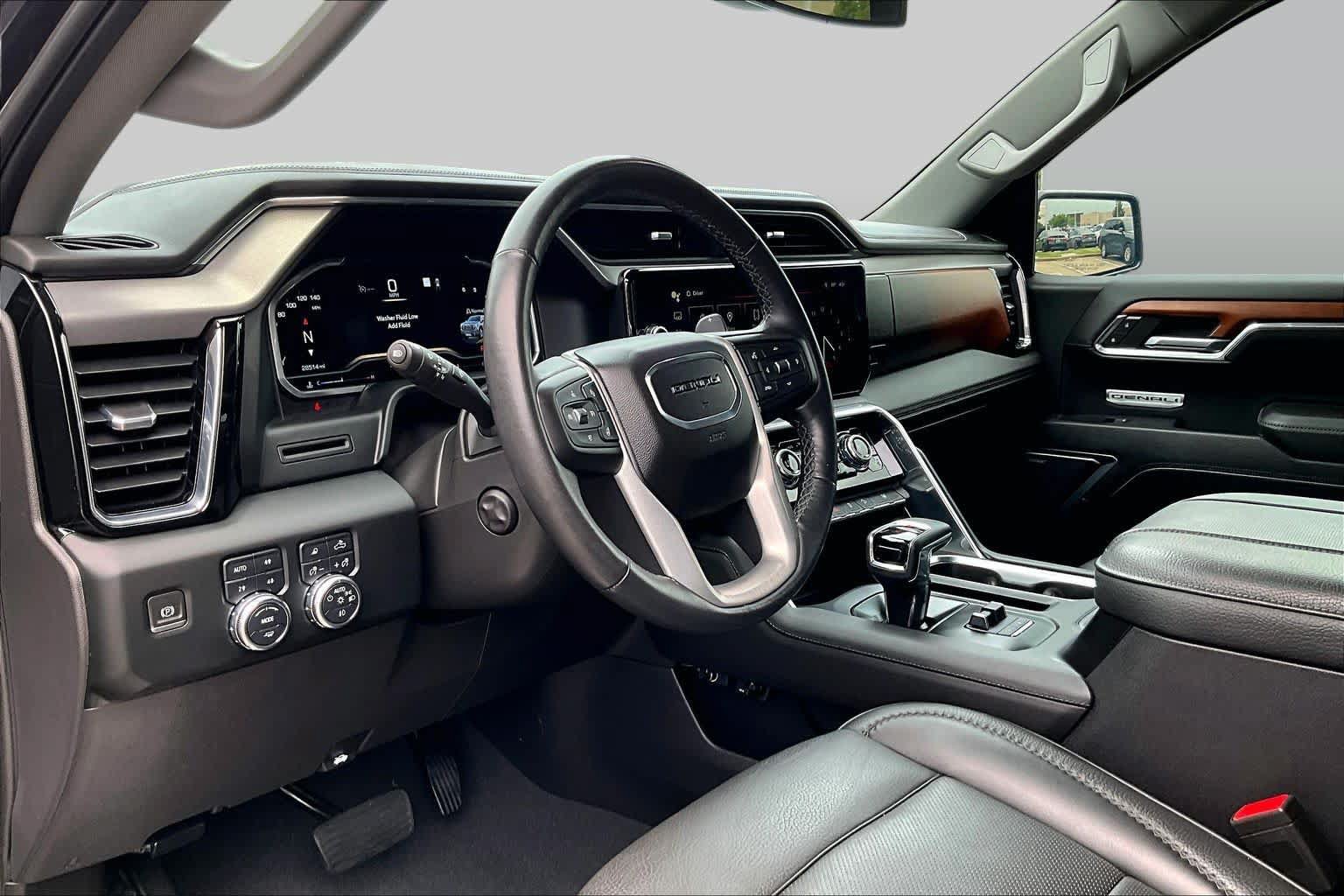 Used 2023 GMC Sierra 1500 Denali AWD/4WD image 16
