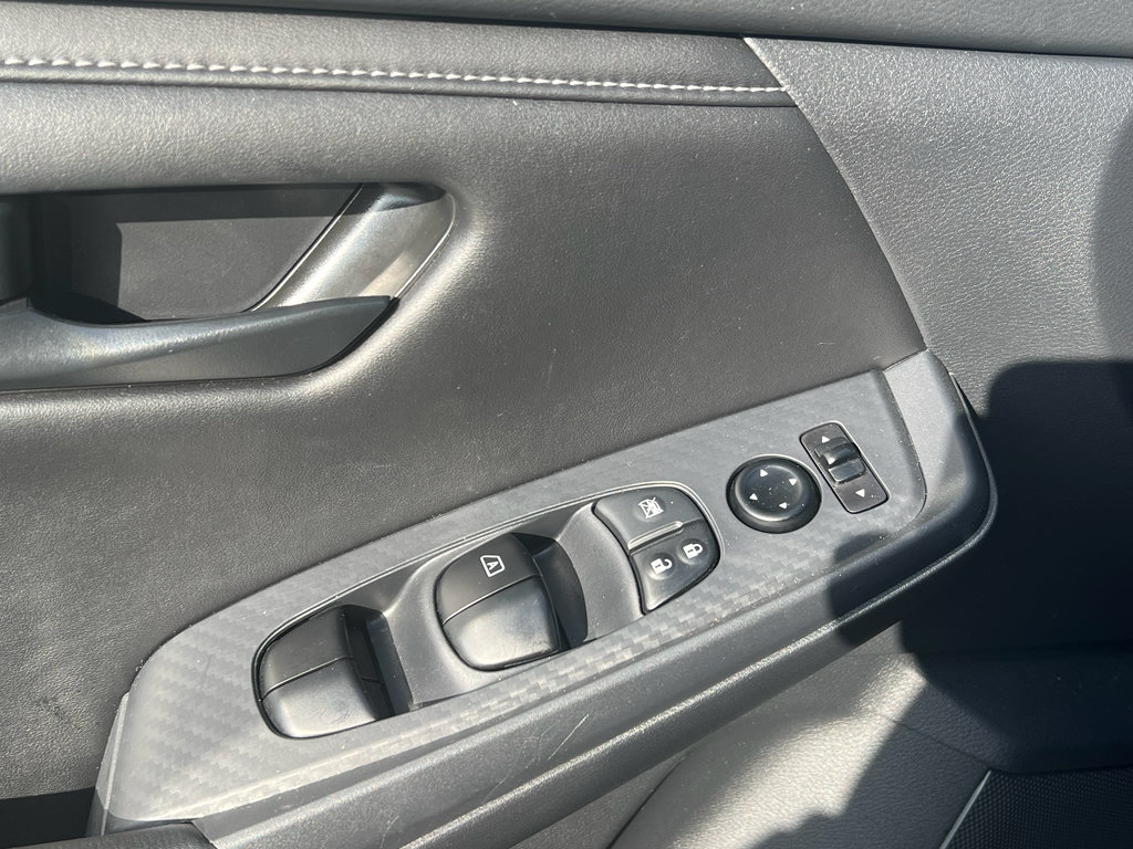 Used 2025 Nissan Sentra S FWD image 19