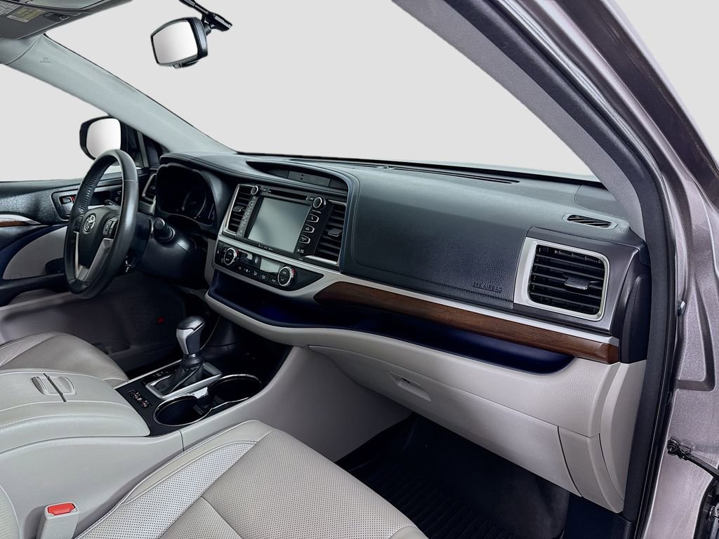 Used 2016 Toyota Highlander Limited image 20