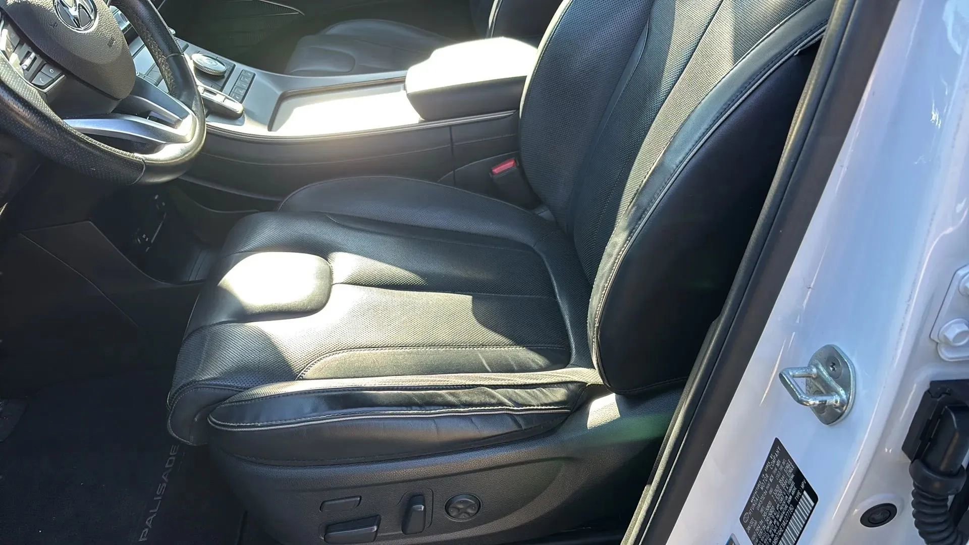 Used 2021 Hyundai Palisade Calligraphy image 21