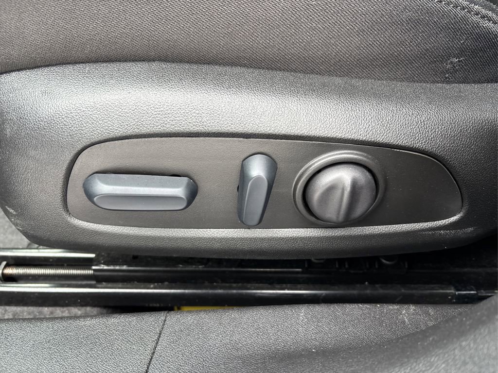 Used 2025 Chevrolet Malibu LT image 34