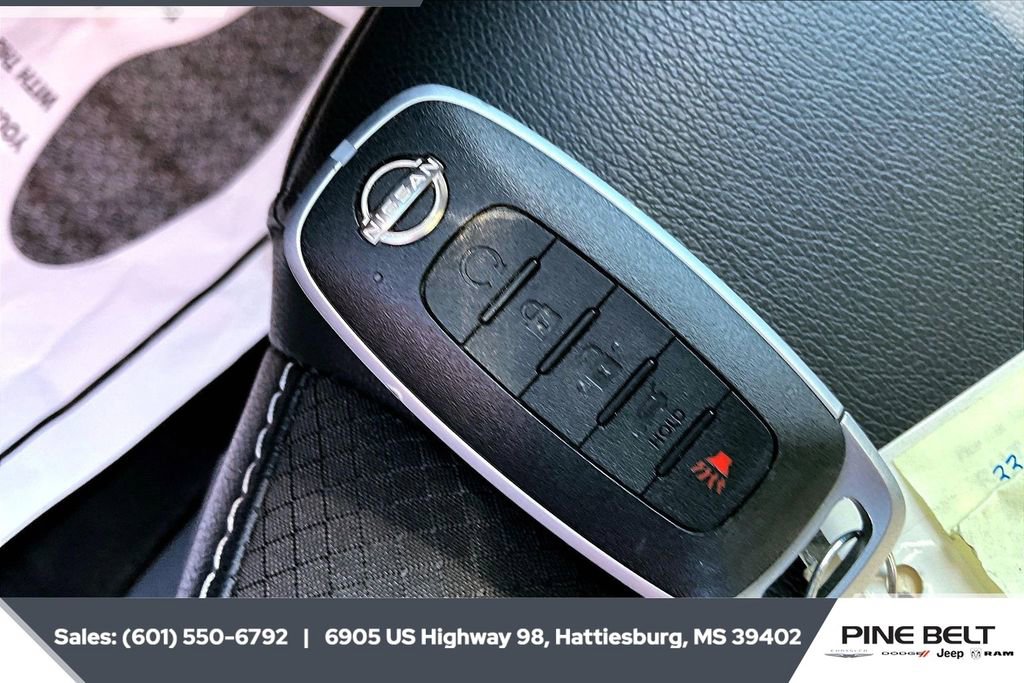 Used 2023 Nissan Pathfinder SL w/ Lighting Package (N92) image 9