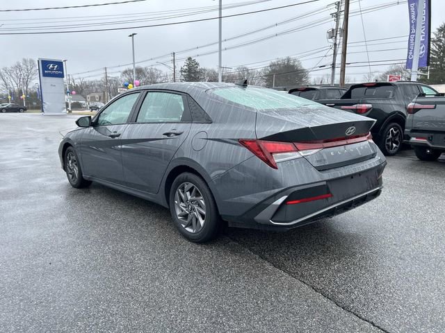 Certified 2024 Hyundai Elantra SEL image 5