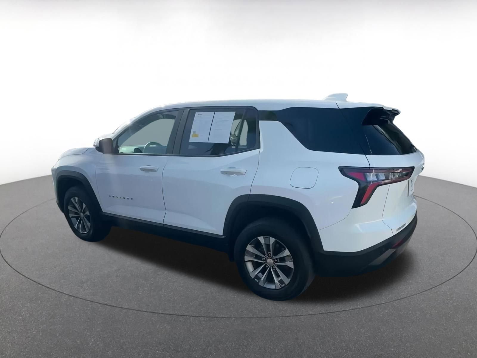 Used 2025 Chevrolet Equinox LT image 10