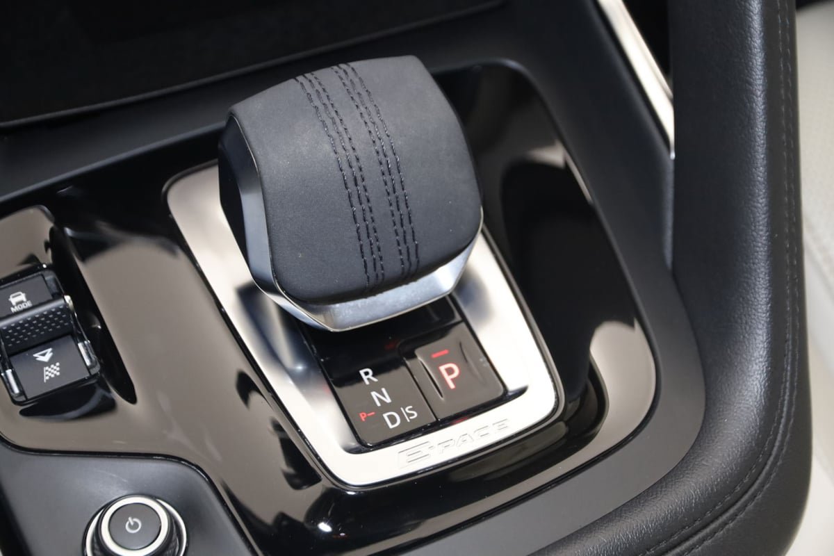 Used 2022 Jaguar E-PACE SE AWD/4WD image 7