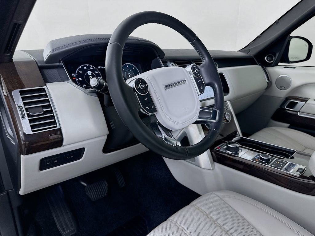 Used 2017 Land Rover Range Rover HSE AWD/4WD image 9