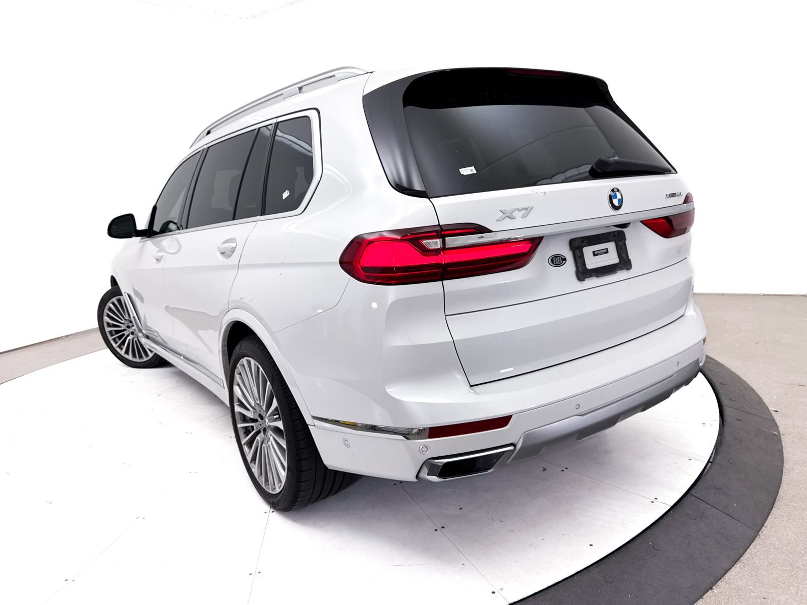 Used 2019 BMW X7 xDrive40i w/ Premium Package AWD/4WD image 9
