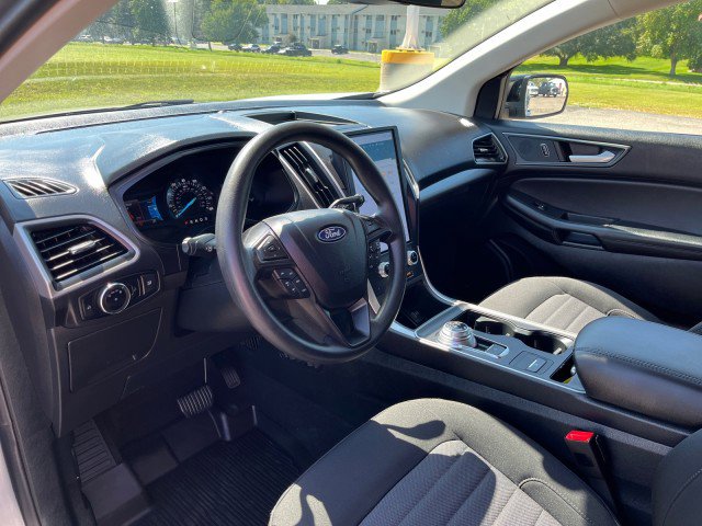 Used 2024 Ford Edge SE w/ Black Appearance Package image 12
