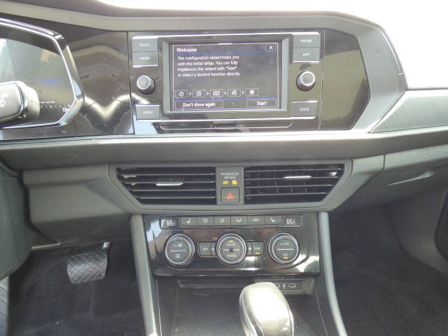 Used 2024 Volkswagen Jetta SE w/ Panoramic Sunroof Package FWD image 13